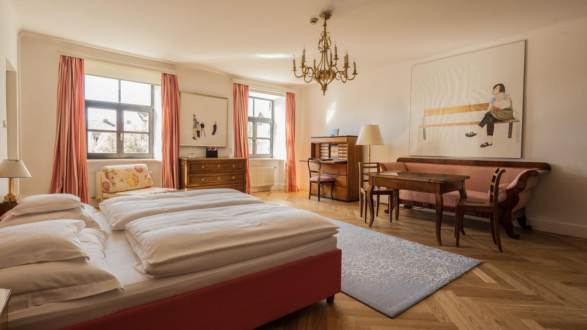 Schlossberghotel Γκρατς Εξωτερικό φωτογραφία A room at the Hotel Axelmannstein