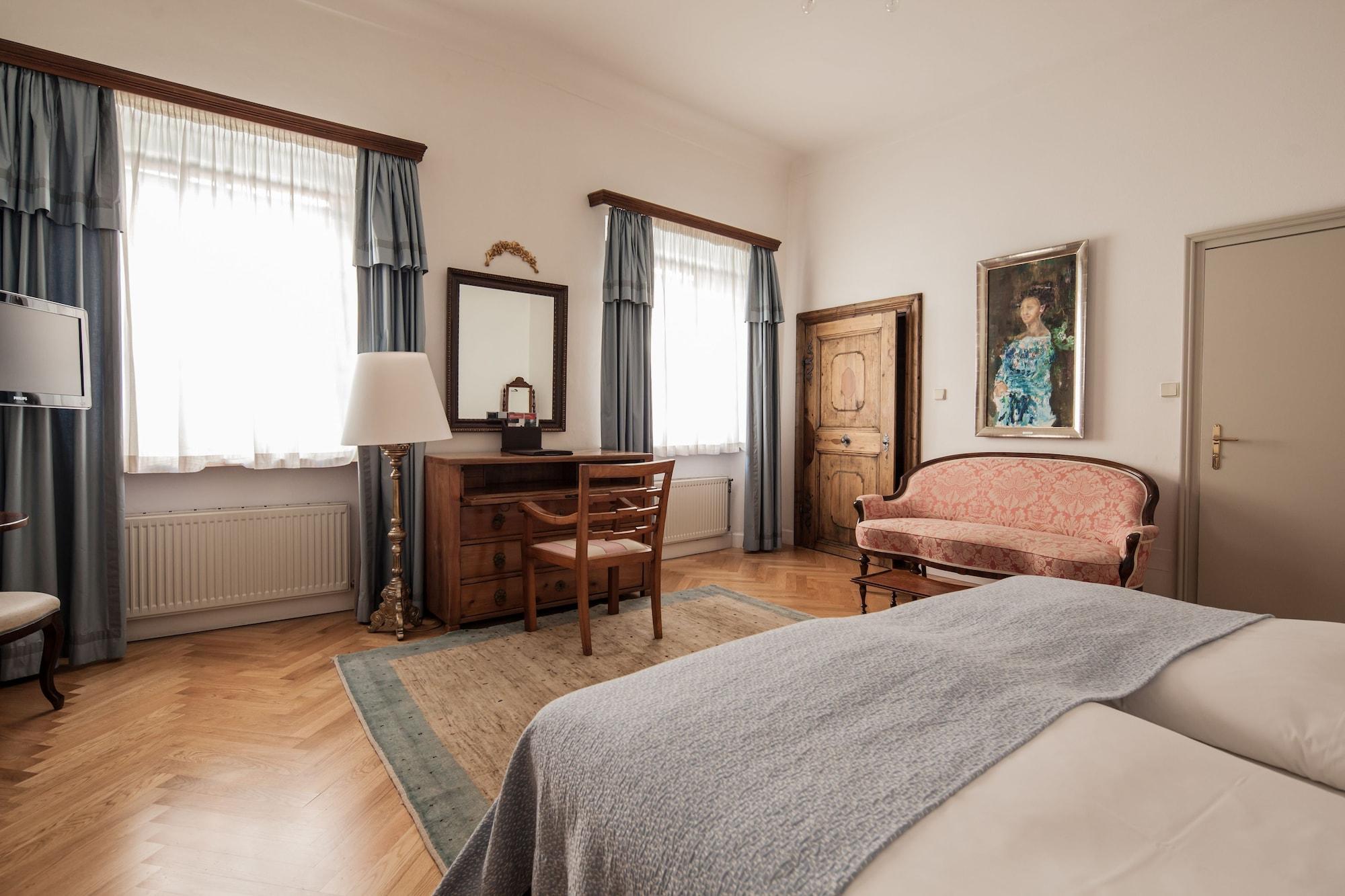 Schlossberghotel Γκρατς Εξωτερικό φωτογραφία A room at the hotel