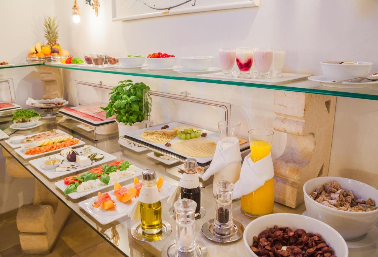 Schlossberghotel Γκρατς Εξωτερικό φωτογραφία A buffet at a hotel