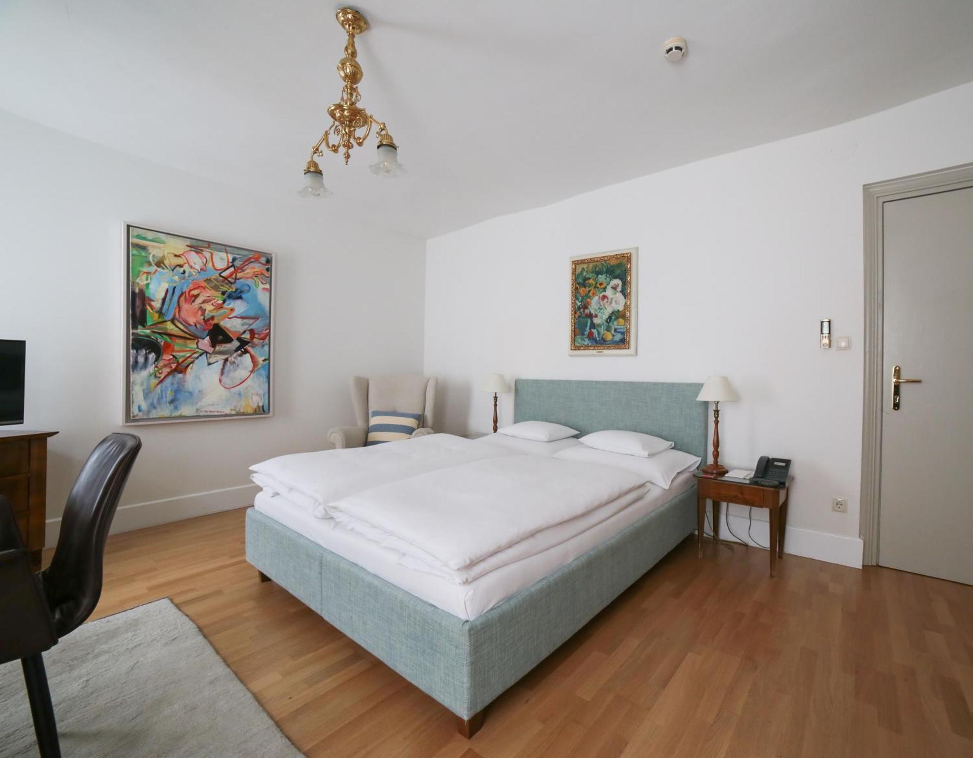 Schlossberghotel Γκρατς Εξωτερικό φωτογραφία A room at the Hotel Axelmannstein
